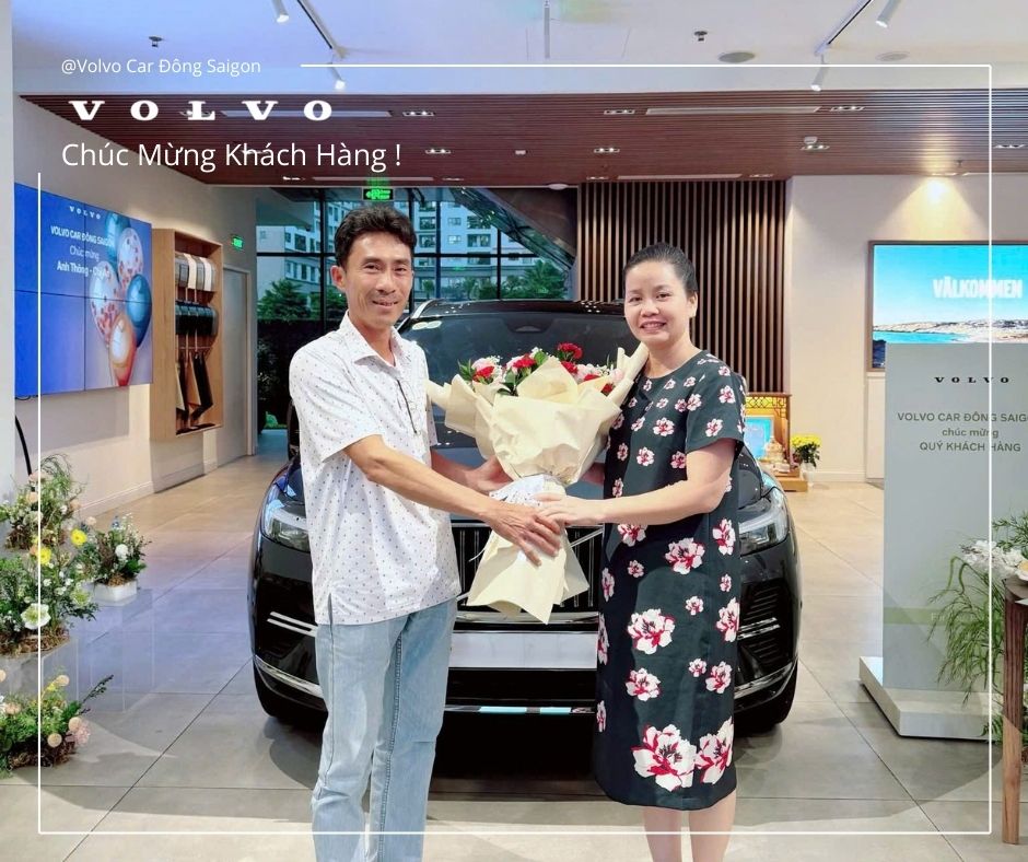 khách hàng nhận xe